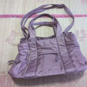 연보라색 나일론 숄더백