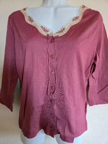 자수 라운드넥 칠부 소매 상의 가디건