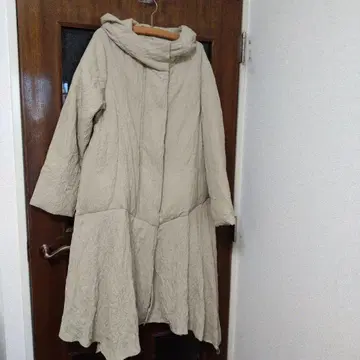 아시멘틀리 다운 코트