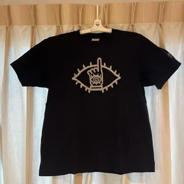 20세기 소년 눈 디자인 T셔츠 블랙