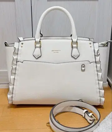 &chouette 이타백 화이트