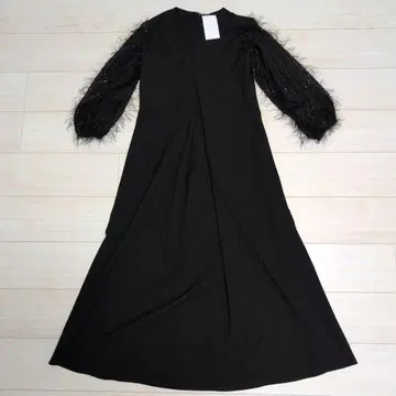 페피르 블랙 드레스
