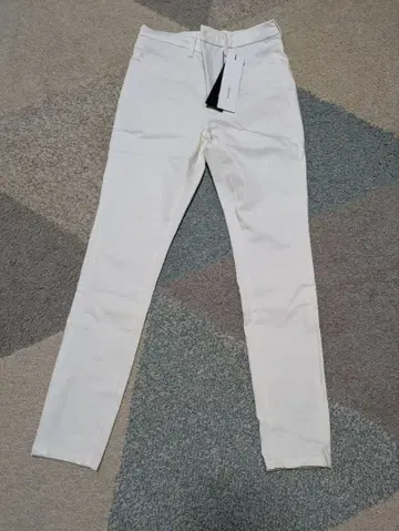 J.BRAND 화이트 스키니 데님 사이즈 25 택 포함 새상품