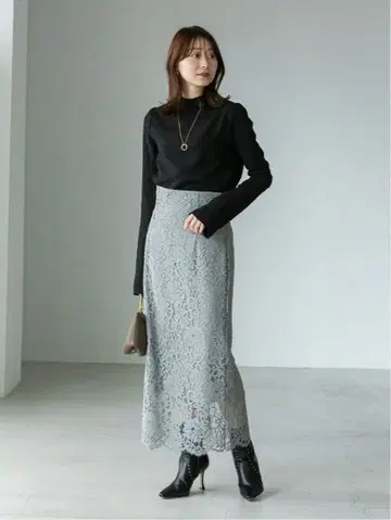 [새상품] NOBLE 노블 리버 레이스 I라인 스커트