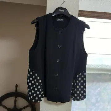 기우에몬 블랙 체크 패턴 사이드 베스트