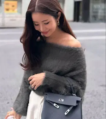 고베 레터스 멀티way 샤기 니트탑 차콜 M