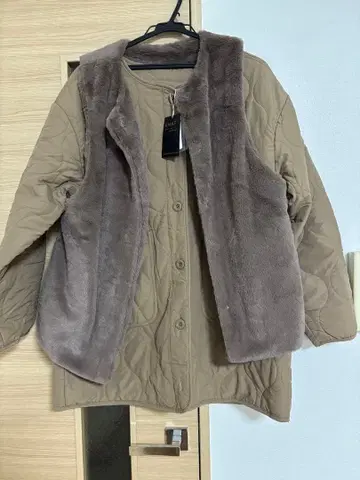 베이지 퀼팅 자켓 M 사이즈