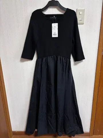 택 포함 새상품 Bou Jeloud 블랙 이소재 도킹 원피스 38