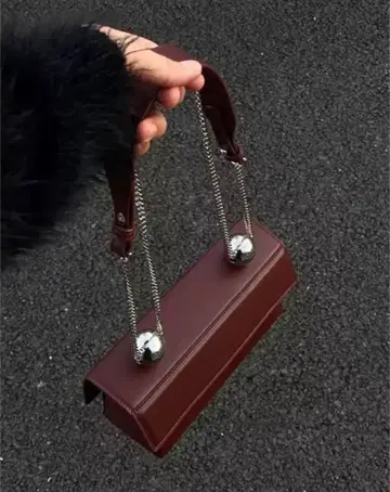 버건디 숄더백 메탈볼 포함