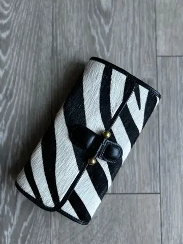 모노노구 송치 제브라 패턴 장지갑