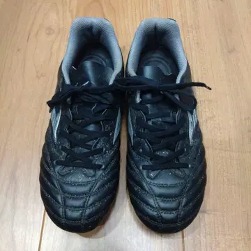 미즈노 블랙 축구화 스파이크