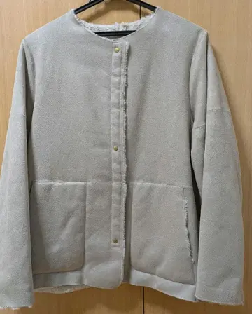 휴먼 우먼 노카라 자켓 베이지 페이크 무스탕