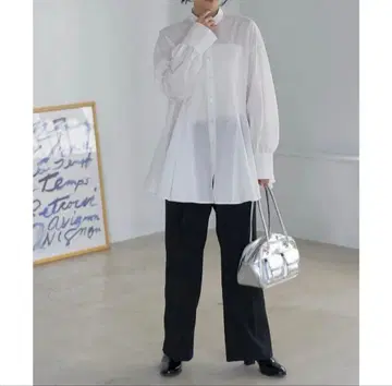 VIS 라운드 절개 디자인 스탠드 카라 셔츠 화이트 새상품