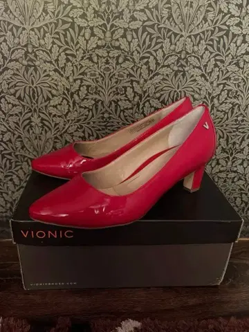 VIONIC 빨간색 6.5cm 에나멜 힐 펌프스