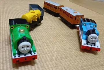 프라레일 토마스 (말하는 기능 포함)와 퍼시 2종류 자동차