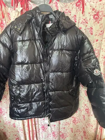 MONCLER 블랙 후드 부착 다운 자켓