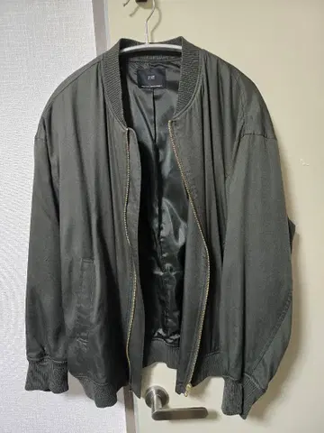 23구 올리브 그린 점퍼