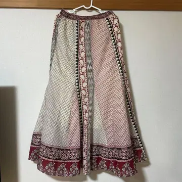 Ungrids 플레어 스커트 화이트/레드