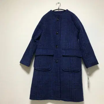 네이비 체크 무늬 롱 코트