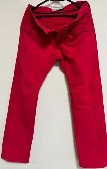 OAKLEY 빨간색 슬림핏 팬츠