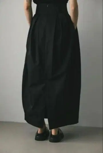 stylemixer 하이웨스트 턱 코쿤 스커트 2023aw