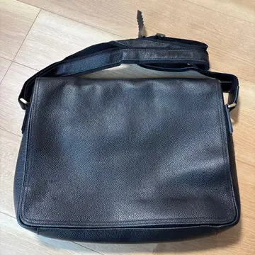 TIDING 가죽 플랩 숄더백 블랙