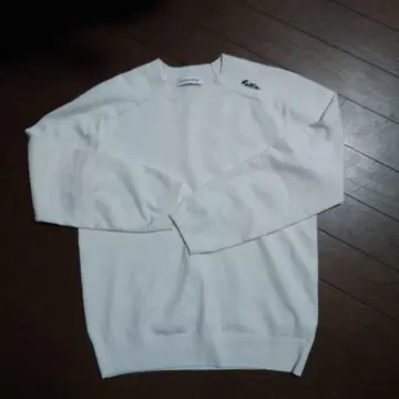 MADISONBLUE 화이트 니트 hello 자수