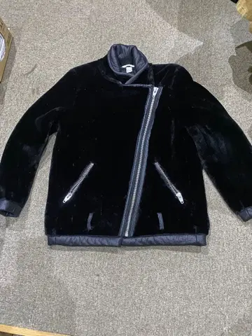 H&M 라이더 사이즈 S?