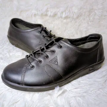 에코 ecco 가죽 신발 스니커즈 가죽 신발 경량 23.5 2E 산책