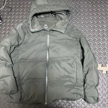 유니클로 심리스 다운 카키 XL