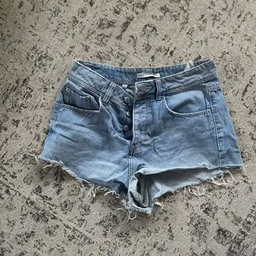 [ ZARA ] 라이트 블루 데님 숏팬츠 26인치