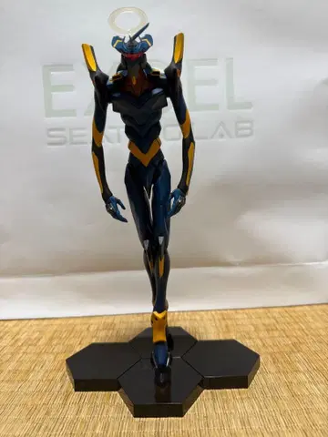 에반게리온 13호기 피규어