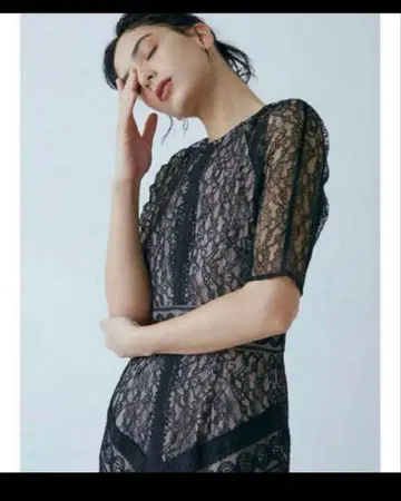 LADY 숄더 개더 레이스 맥시 원피스