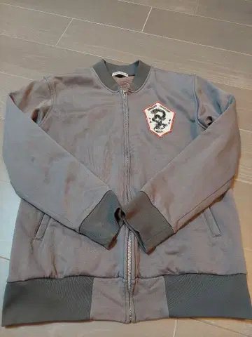 Ozone Rocks 그레이 점퍼 M