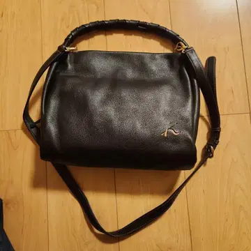 키타무라 블랙 가죽 토트백