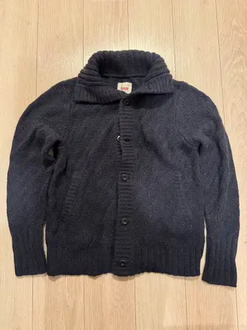 할리우드 런치 마켓 샌프란시스코 네이비 버튼 니트