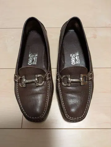 페라가모 모카신