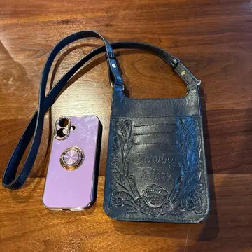 Carving Tribes 가죽 숄더백