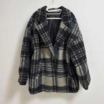 [ MINERTE ] 체크 무늬 테일러드 미들 코트