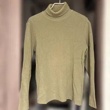 UNITED TOKYO 베이지 터틀넥 스웨터