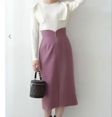 [ 프로포션 바디 드레싱 ] 프론트 슬릿 타이트 스커트