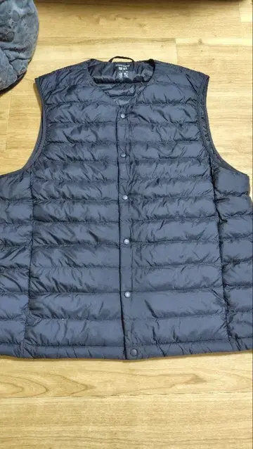 UNIQLO PUFFTECH M 사이즈 블랙 베스트