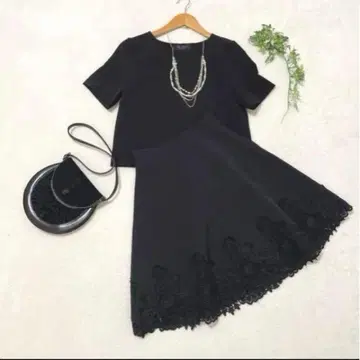 미사용 새상품 ROSE Bud 셋업 상의 & 스커트 블랙