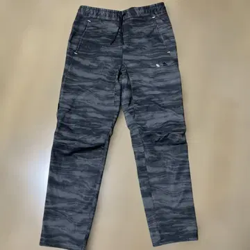 Quiksilver 카모플라주 패턴 팬츠