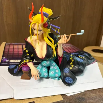 제일복권 원피스 F상 블랙 마리아 피규어 하자 있음