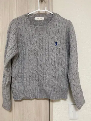 그레이 케이블 니트 긴팔 스웨터