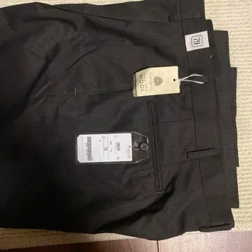 새상품 울 100% 블랙 슬랙스 사이즈 79