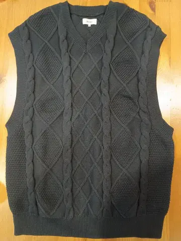 BEAMS 네이비 케이블 니트 V넥 베스트