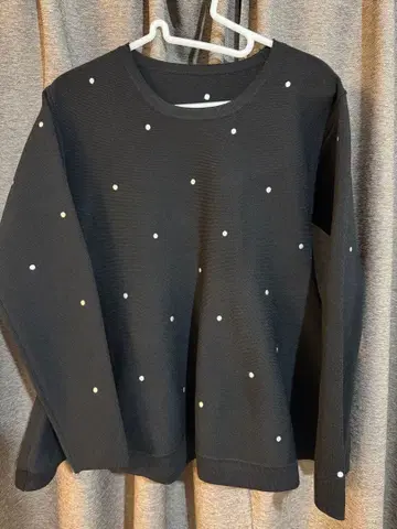 인터플래닛 하프 밀라노 도트 자수 페플럼 풀오버