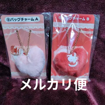 산리오 뽑기 헬로키티 백참 2종